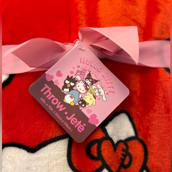 Sanrio Hello Kitty red throw blanket - Picture 2 of 4